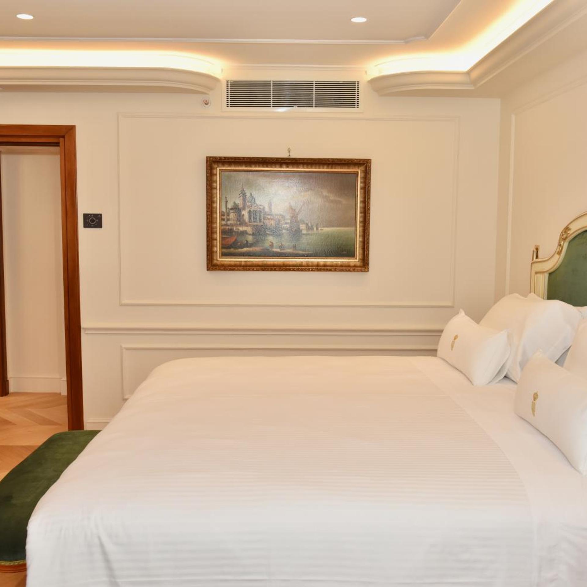 Executive, Suite, Park View