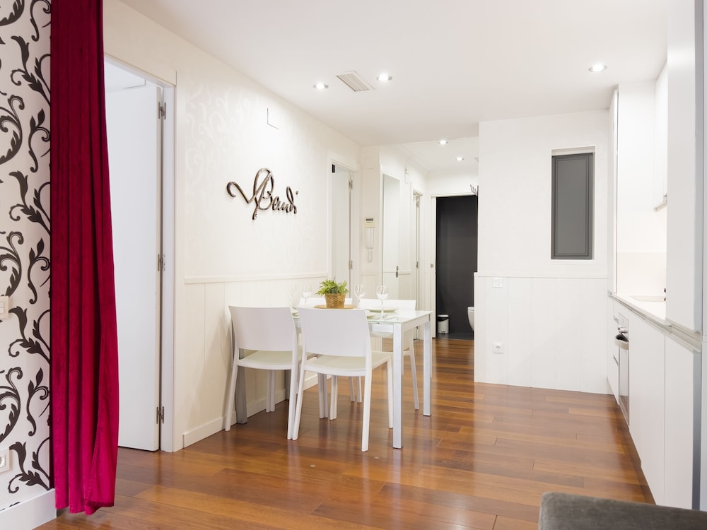 Enjoybcn Gaudi Apartments 23/50