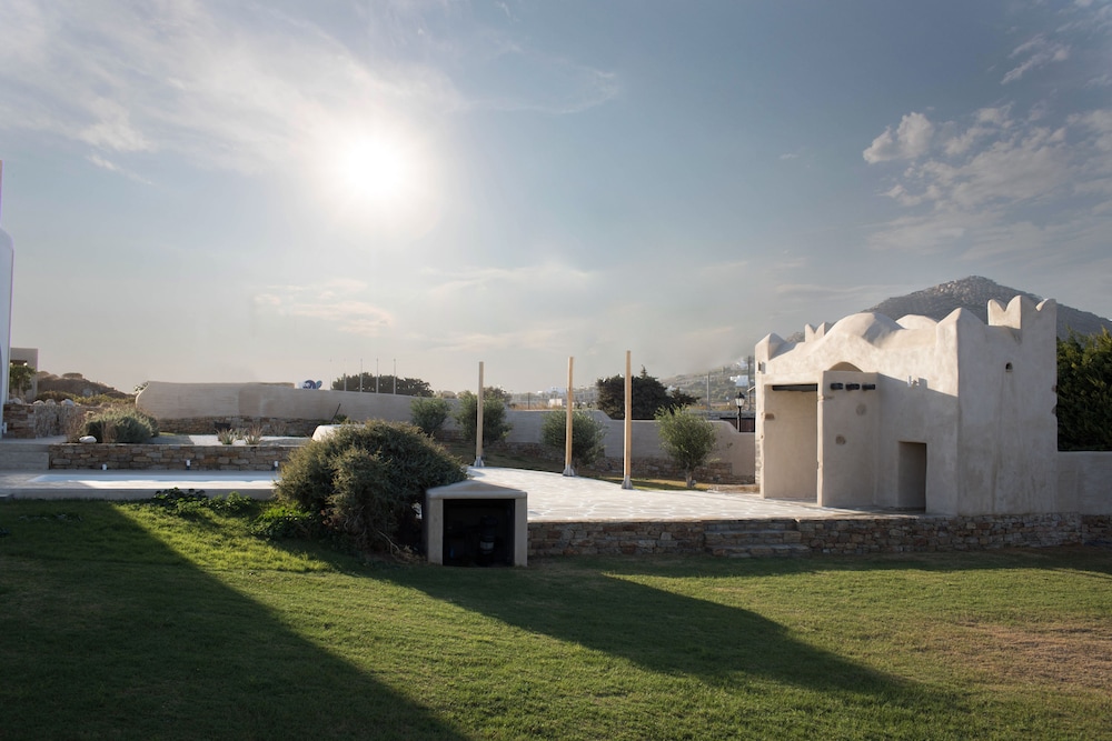 Naxos Euphoria Suites 58/69