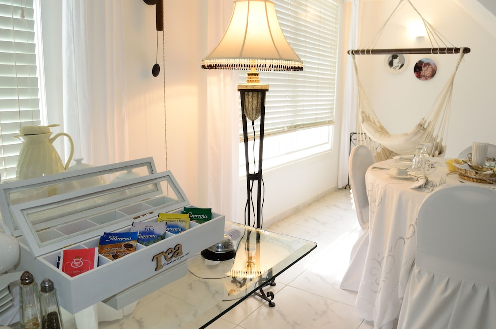 Adonai Hotel Boutique Bed And Breakfast 64/93