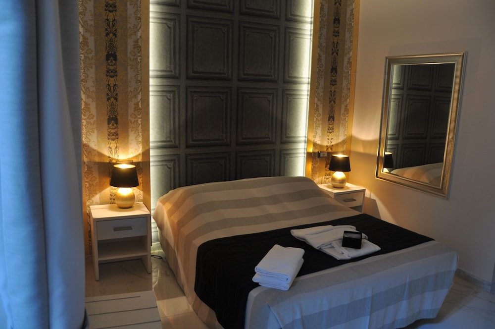 Navona Nice Room 12/25