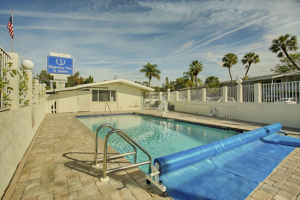 Regency Inn & Suites 40/54