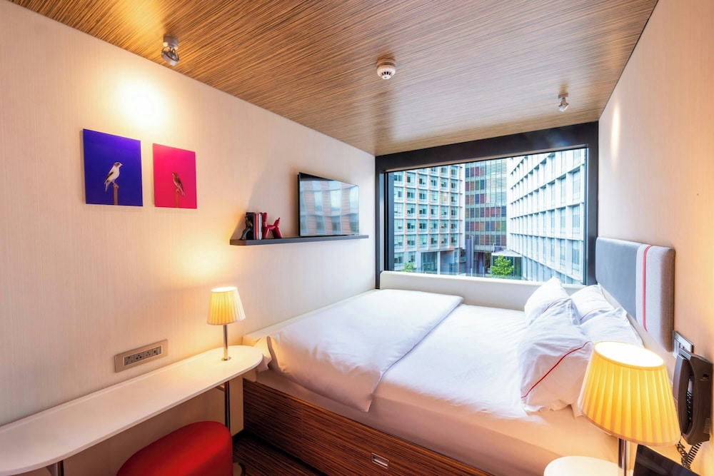 ROOM, KING BED, HIGH FLOOR