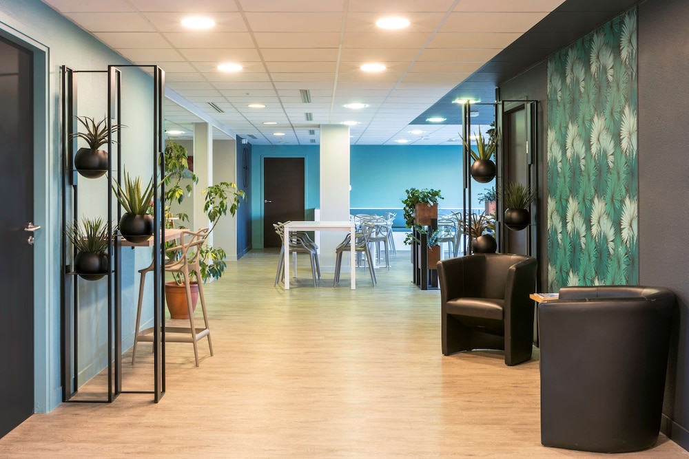 Sure Hotel By Best Western St-Amand-Les-Eaux 15/28