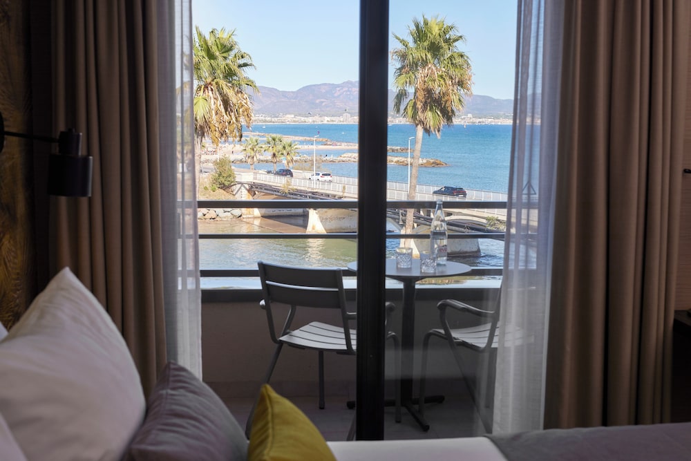 جناح عائلي بسرير كوين وسريرين منفصلين بشرفة بغرفة نوم واحدة، Hotel Saint Aygulf 5/7