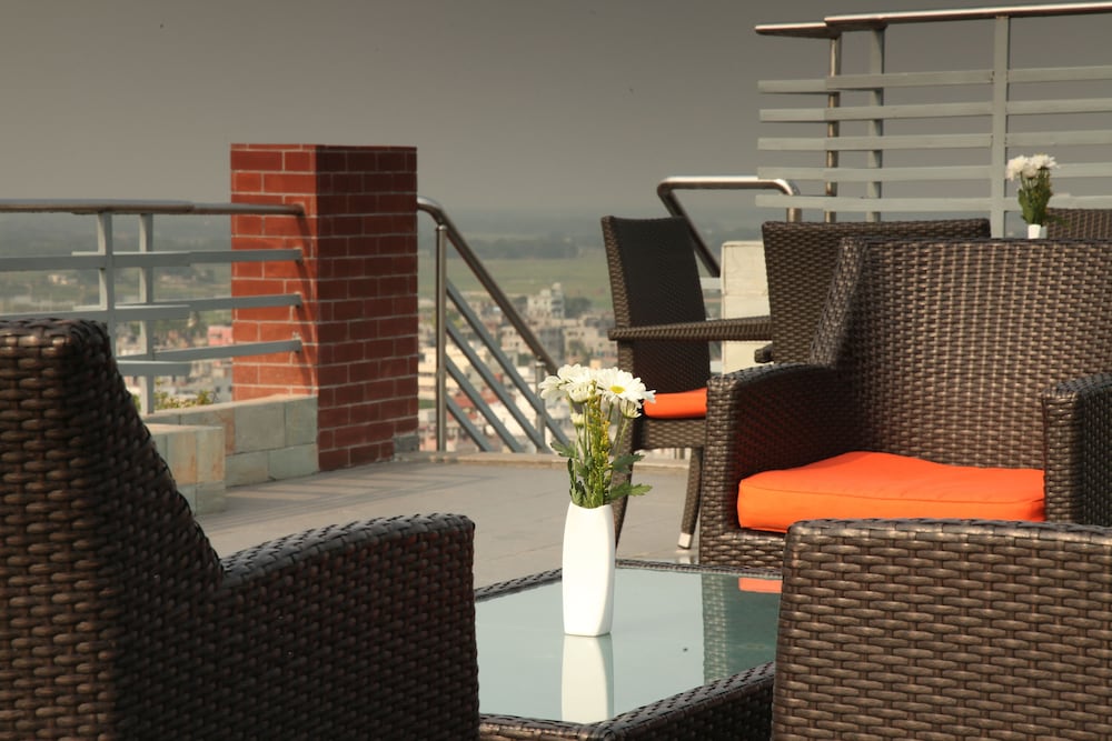 Dhaka Regency Hotel and Resort 49/64