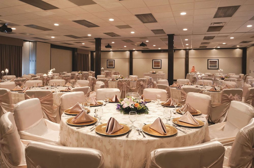 Embassy Suites - Corpus Christi 51/68