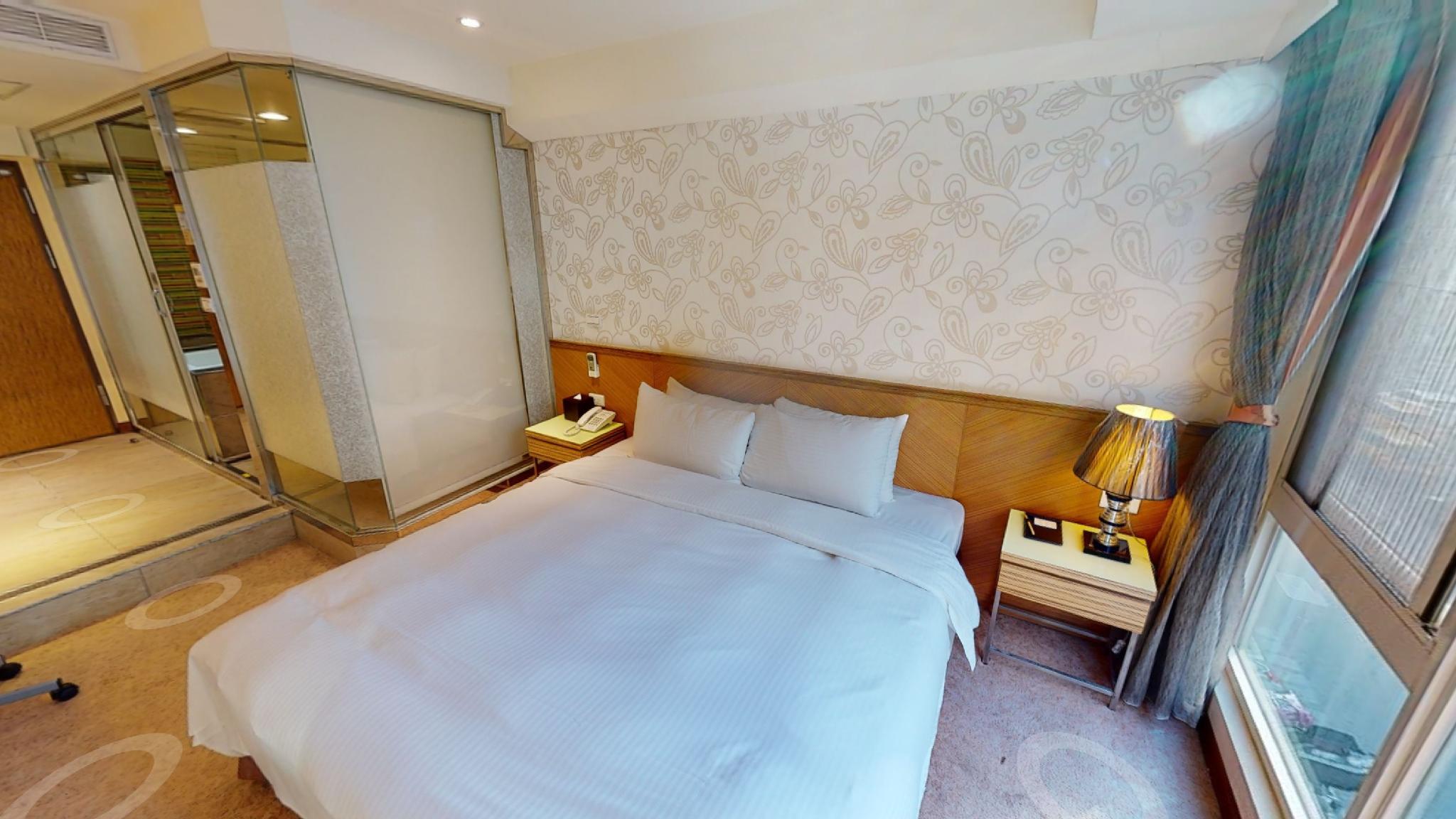 Deluxe, Double Bed