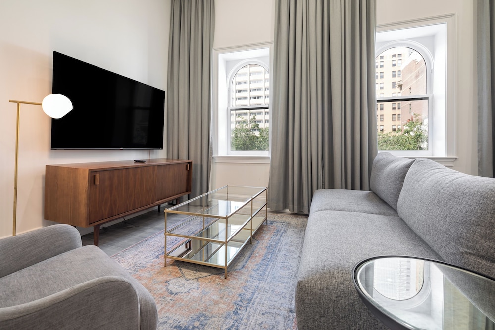 Sosuite at French Quarters - Rittenhouse Square 26/50