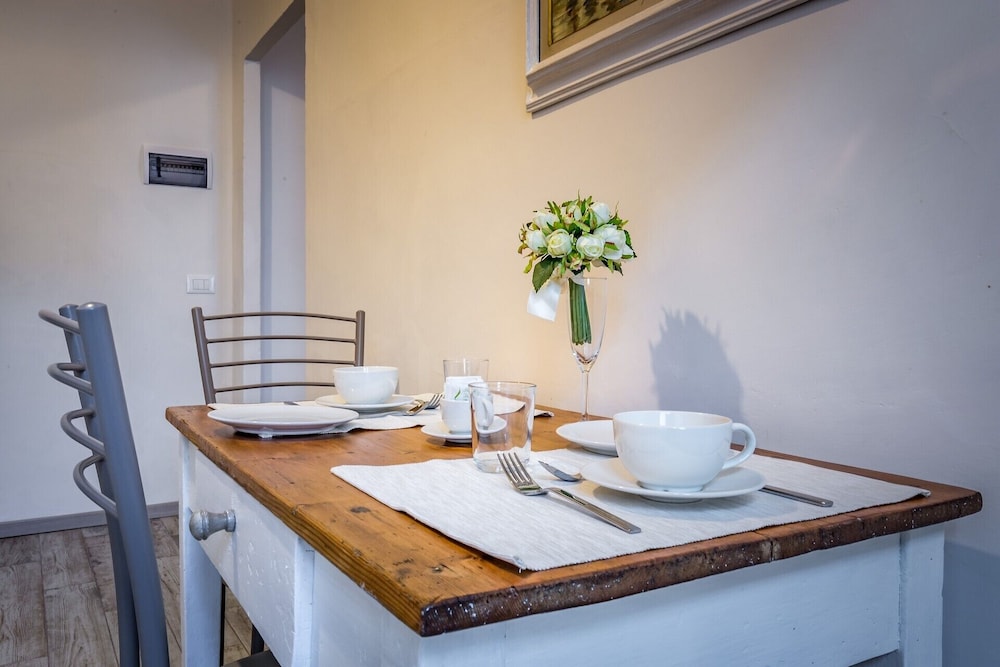 Arno Apartment B 12/32