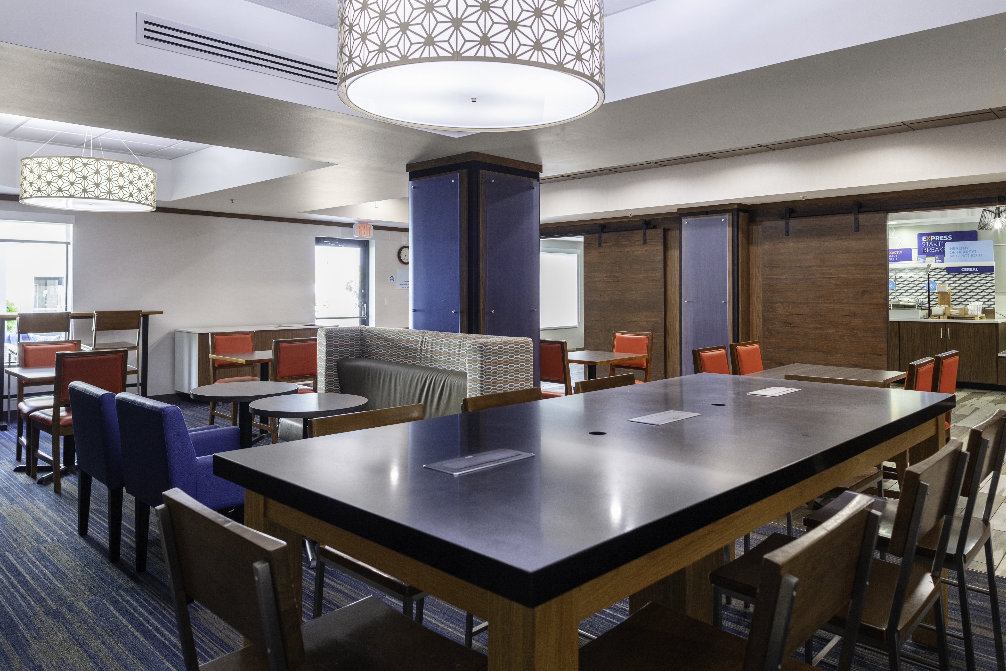 Holiday Inn Express Suites Roanoke Rapids Se 52/72