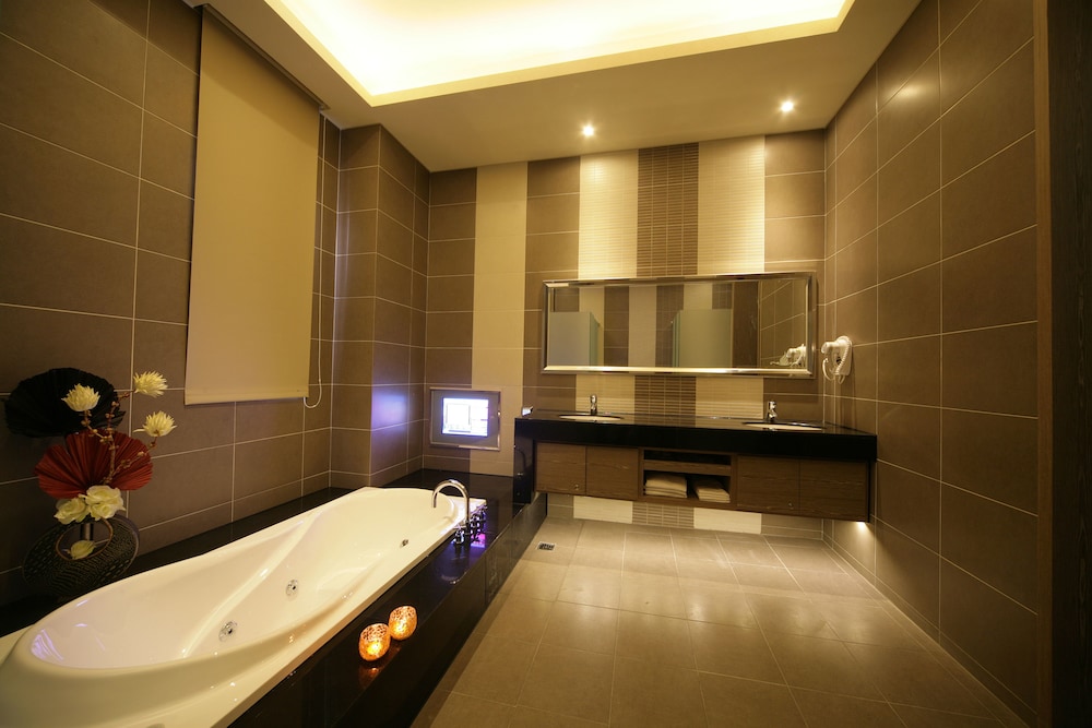 Dubai Villa Motel 66/69