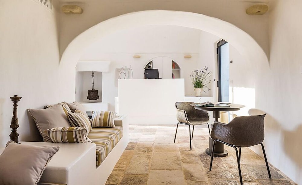 Borgo Canonica 30/50