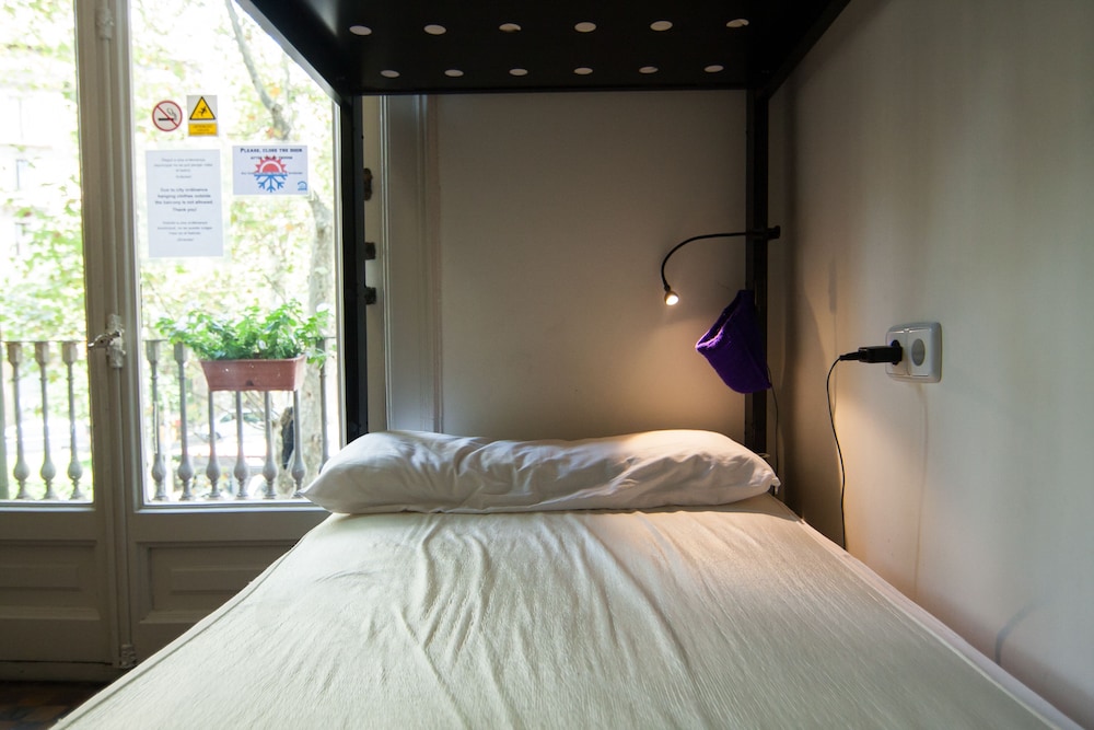 360 Hostel Barcelona Arts&Culture 10/59