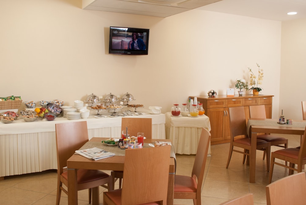 City Hotel Casoria 19/29