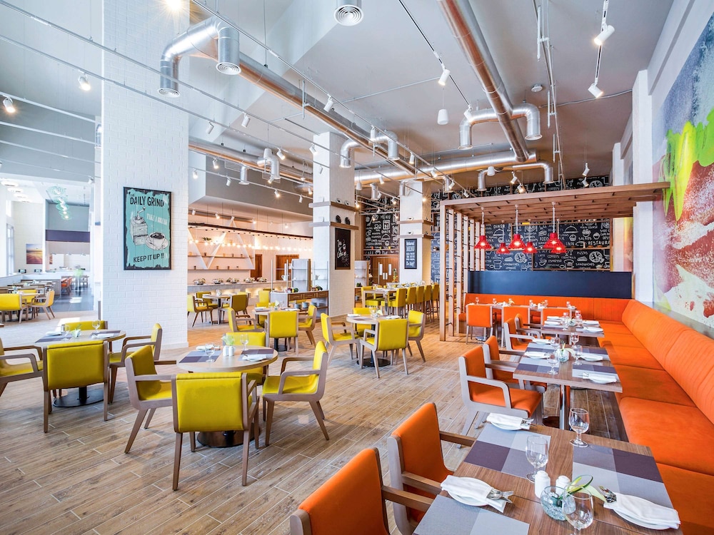 restaurant cafeteria