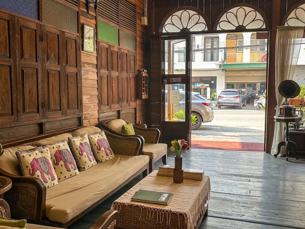 Rustic River Boutique 53/72