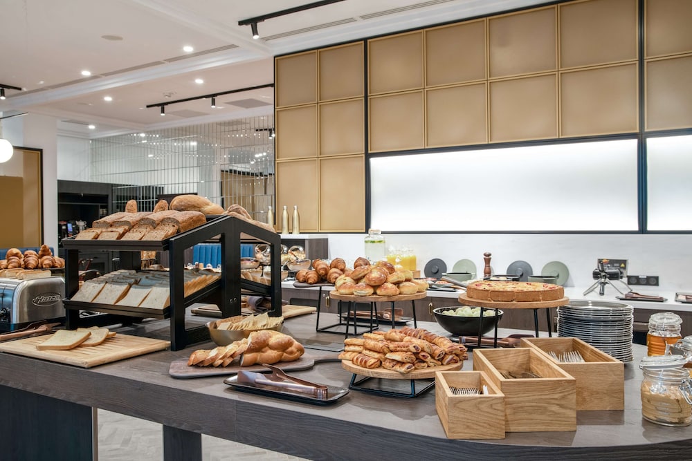 restaurant cafeteria