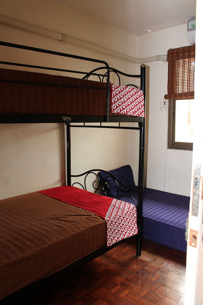 OYO 985 The Twins Hostel 5/25