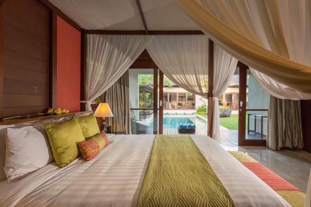 4 Bedrooms, Grand, Pool, Villa