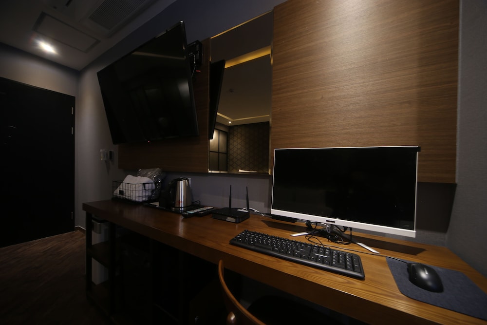 Brown Dot Hotel Beom il 15/30