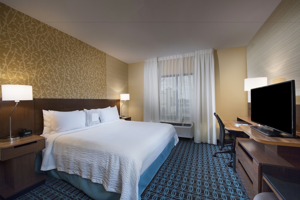Fairfield Inn Suites Houston Pasadena 12/32