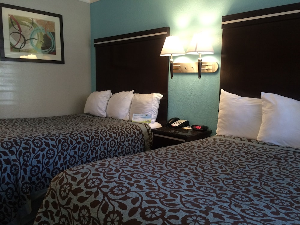 Cabana Inn & Suites 6/22