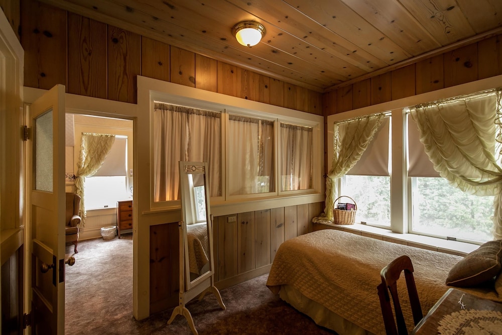 McCloud River Inn 21/50