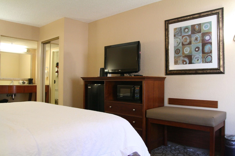 Hampton Inn Gainesville FL 29/66