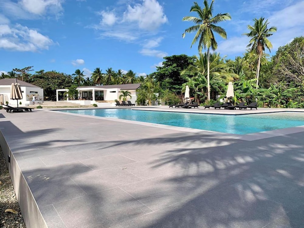 Cebu R Resort Tabuelan 21/50