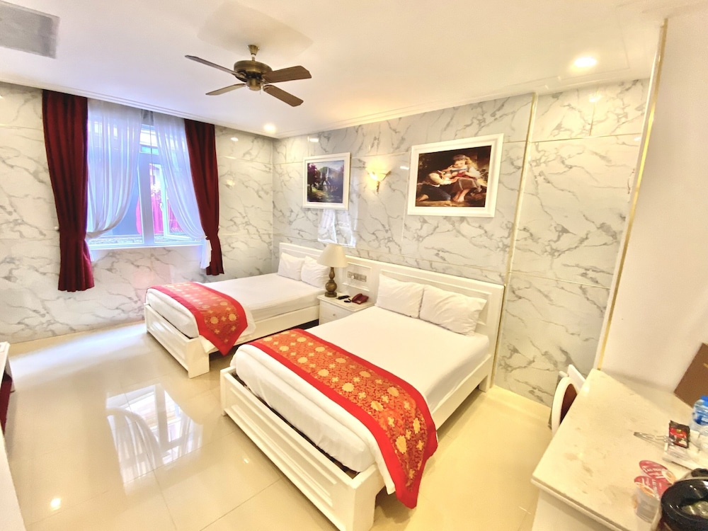 Tulip Hotel 3 50/81