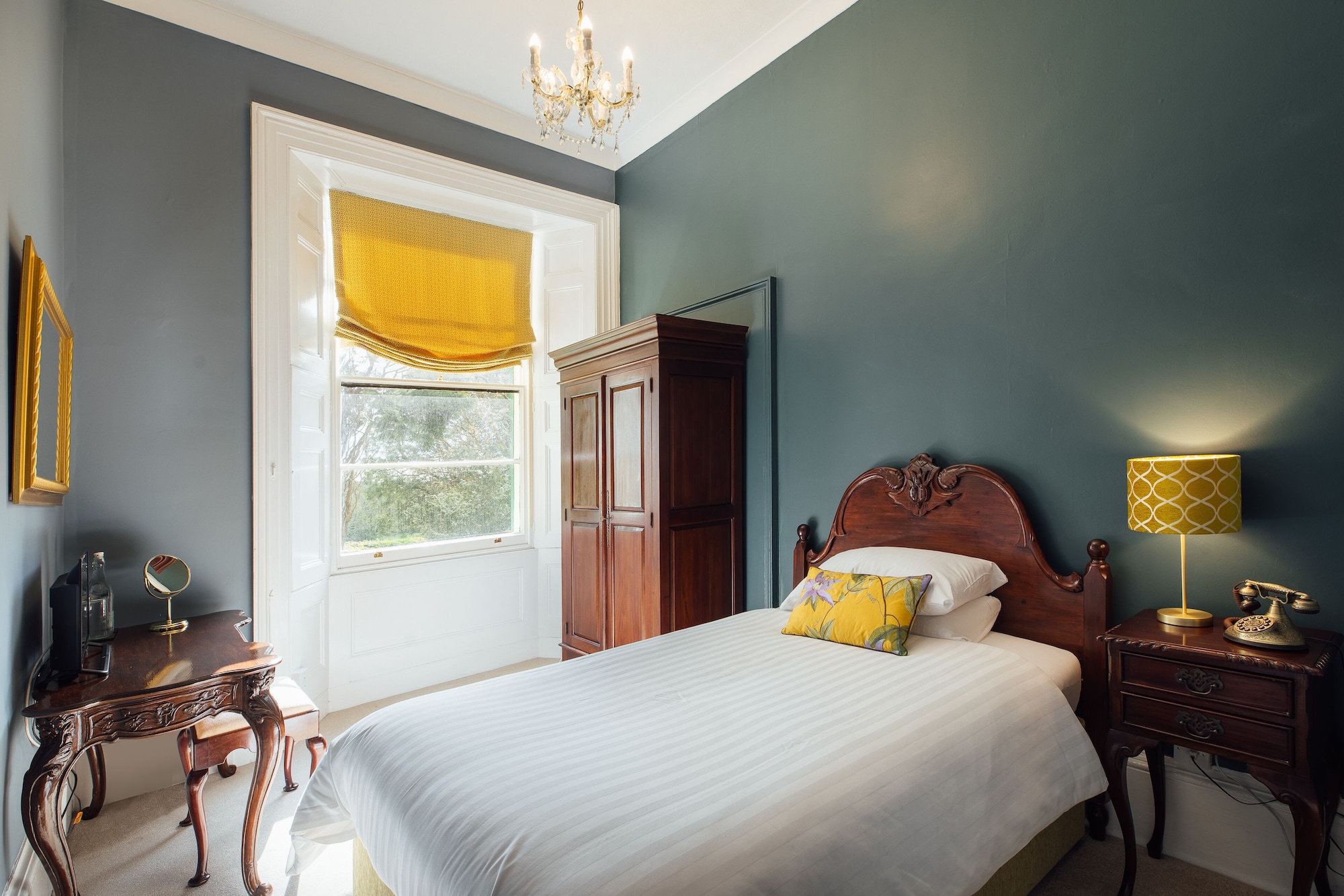 Room, Single, Single Bed