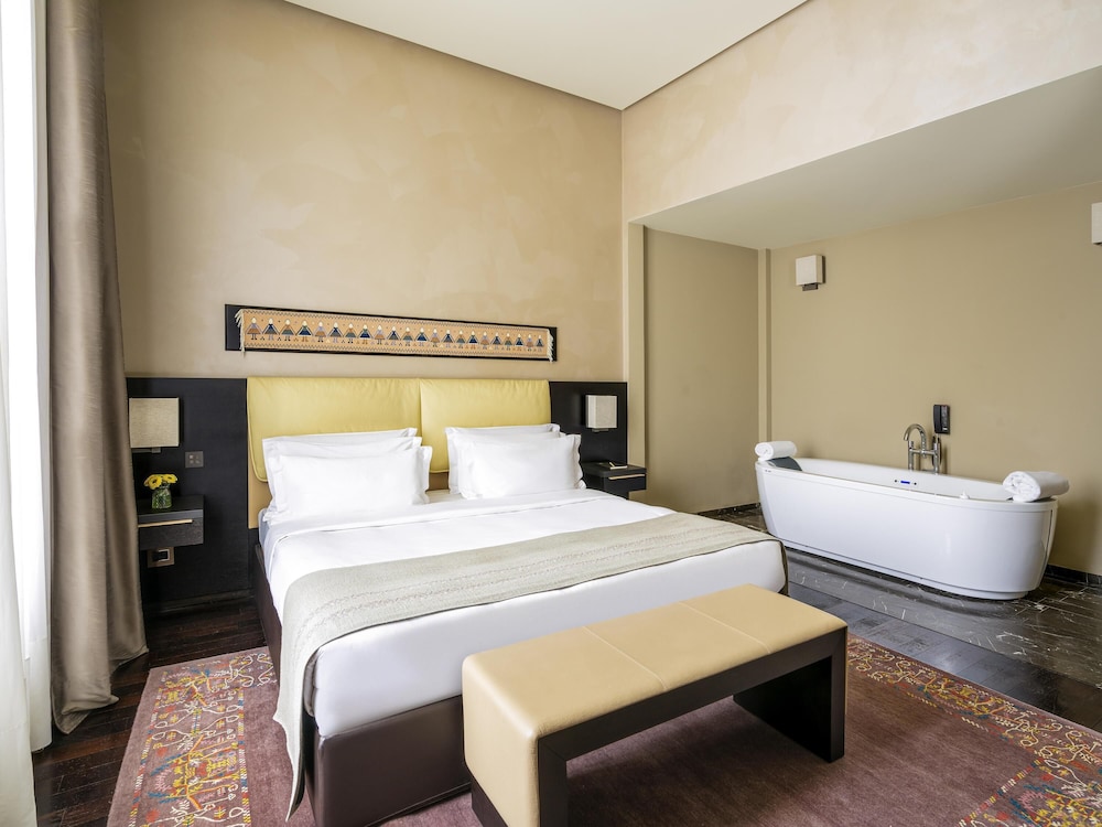 BERD'S Hotel 30/71