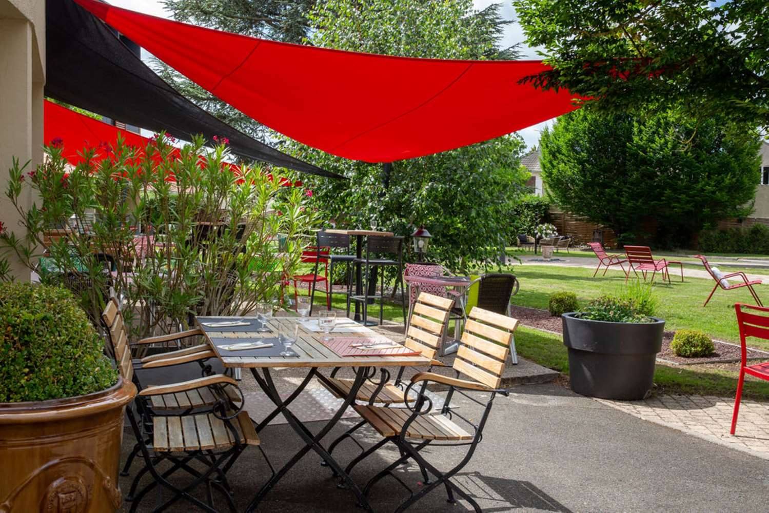 Best Western La Porte Des Chateaux 48/67