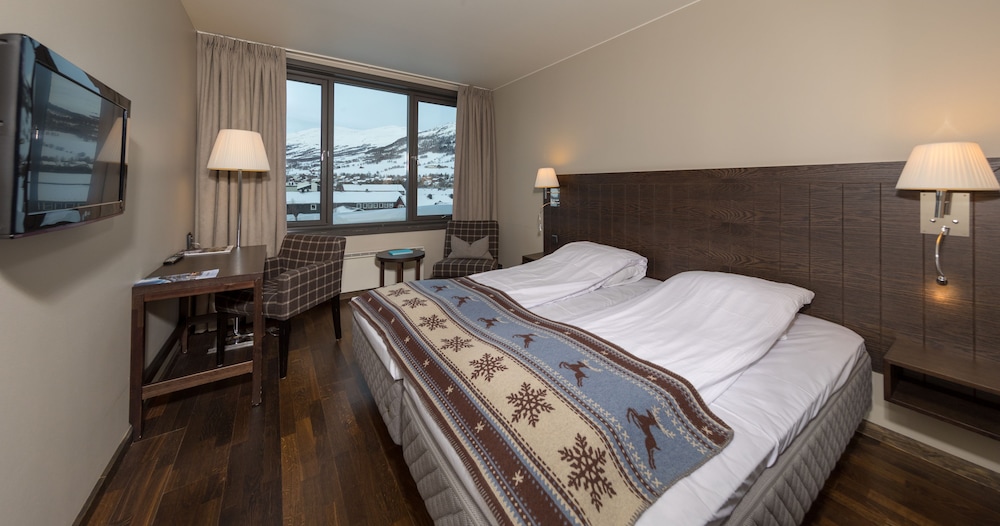 QUALITY HOTEL SKIFER 8/41
