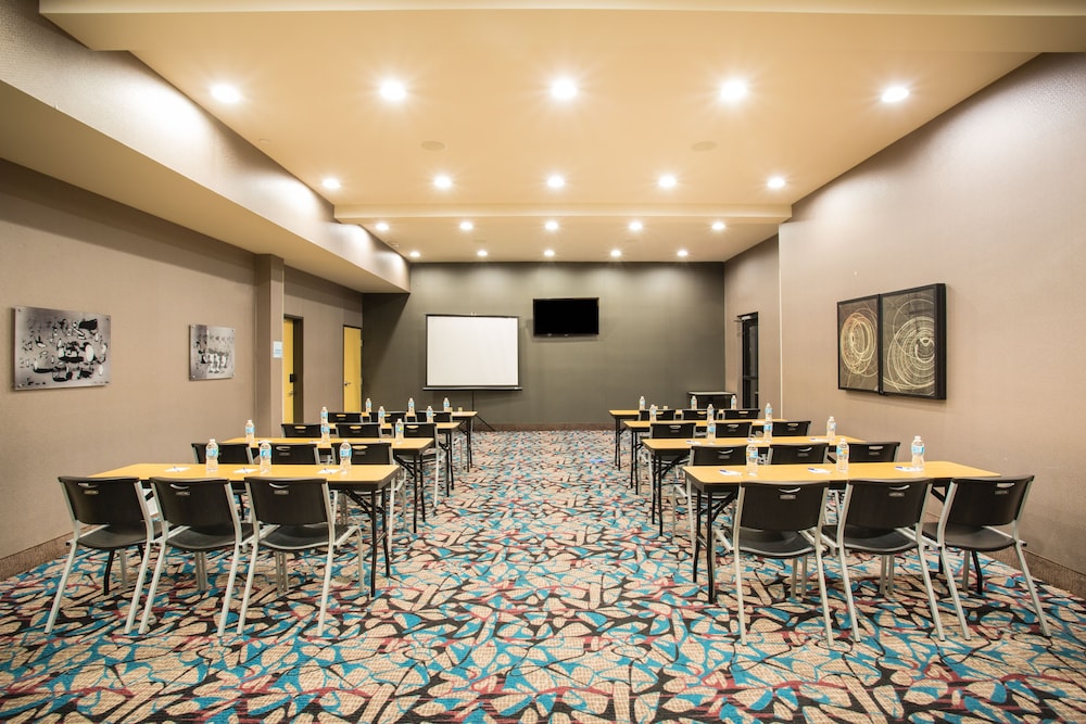 Holiday Inn Express Hotel Suites Amarillo West 59/71