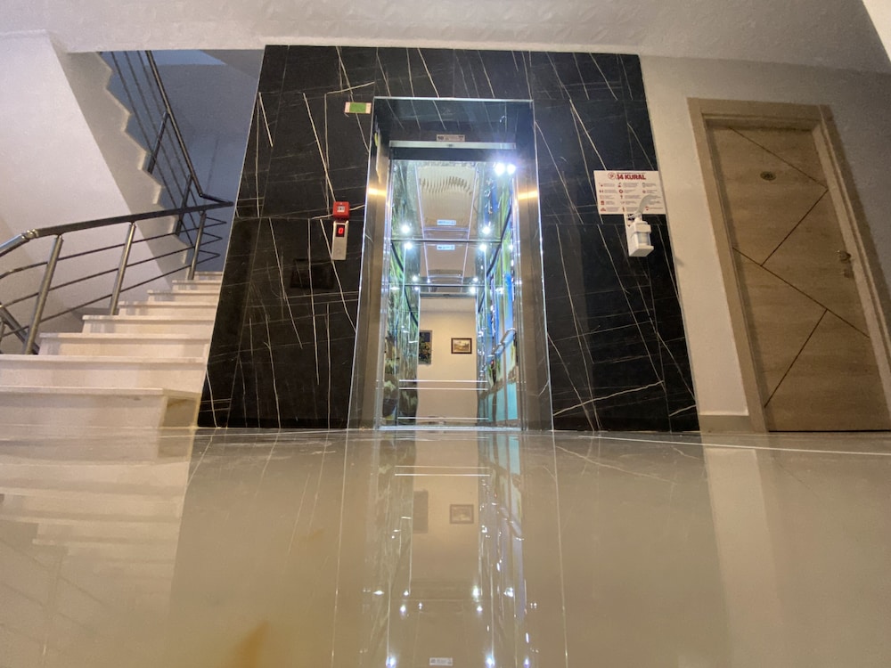 Huma Elite Hotel 12/36