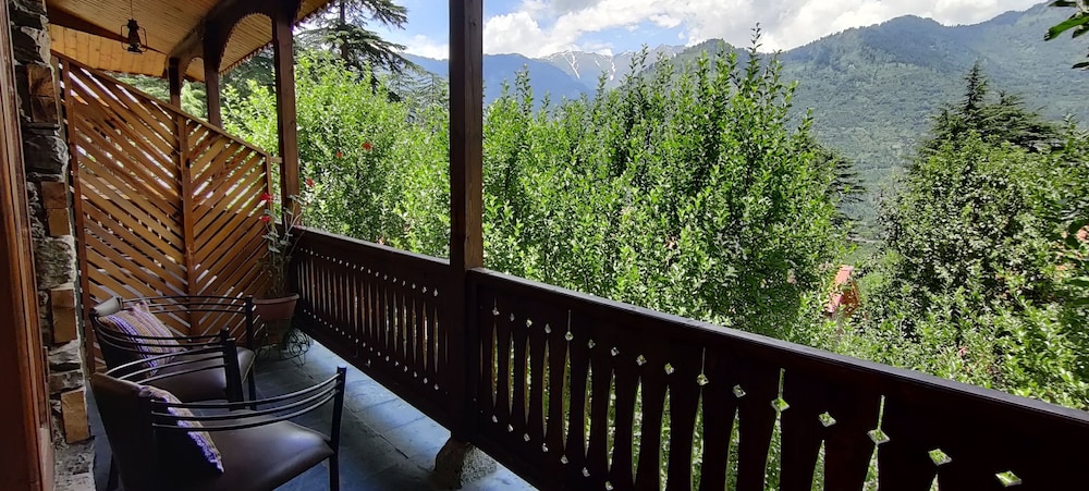 HERITAGE VILLAGE RESORT 7/77