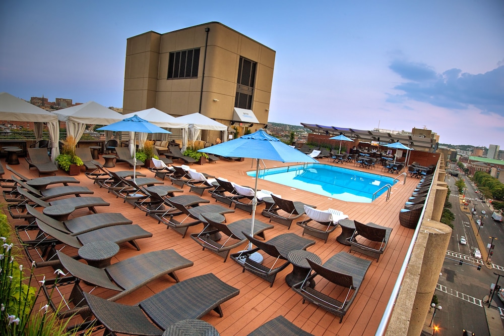Colonnade Hotel 45/46