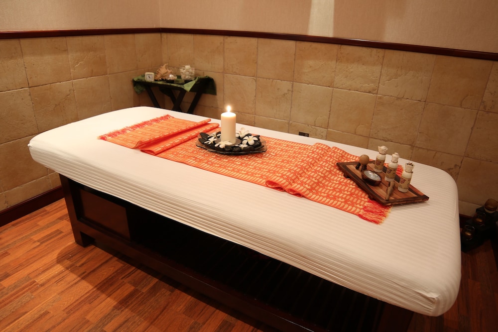 Danat Jebel Dhanna Resort 50/50