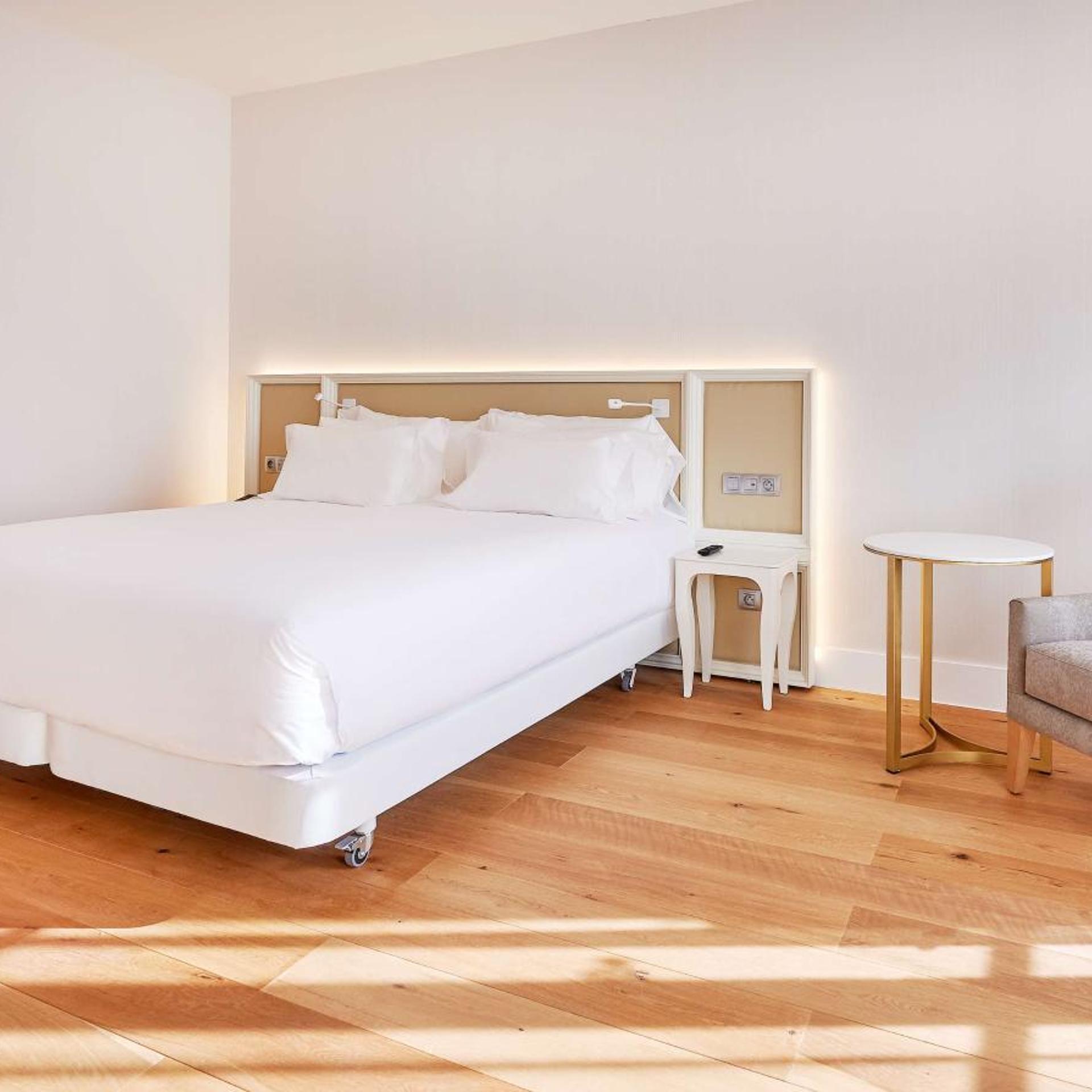 SUPERIOR, DOUBLE BED