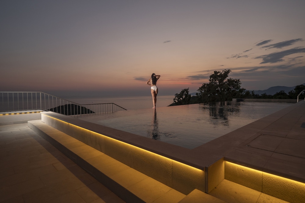 Vivid Blue Serenity Resort (Adult Only) 72/76
