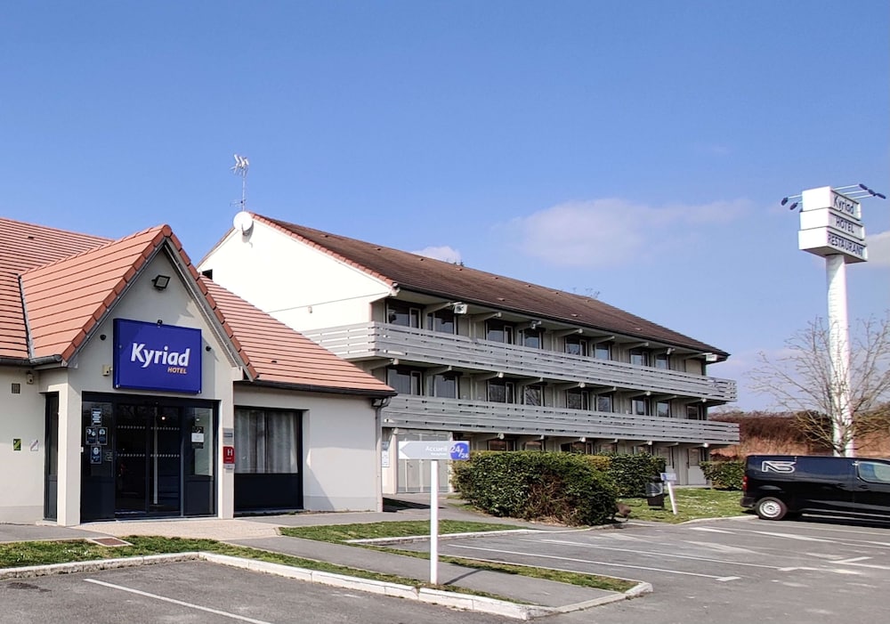 Kyriad Fontenay Tresigny 30/37
