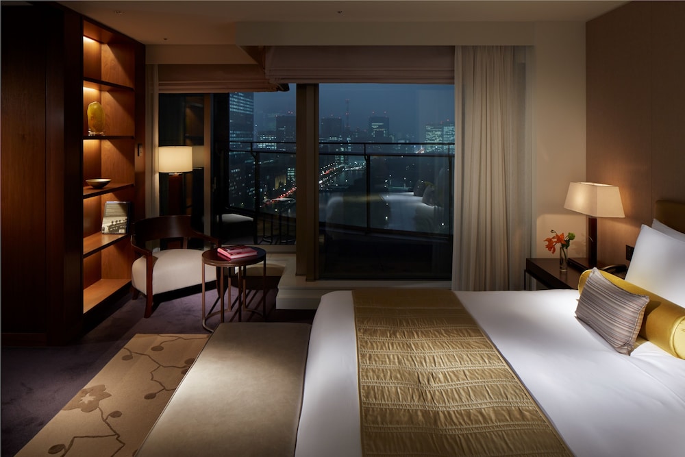 Palace Hotel Tokyo 40/87