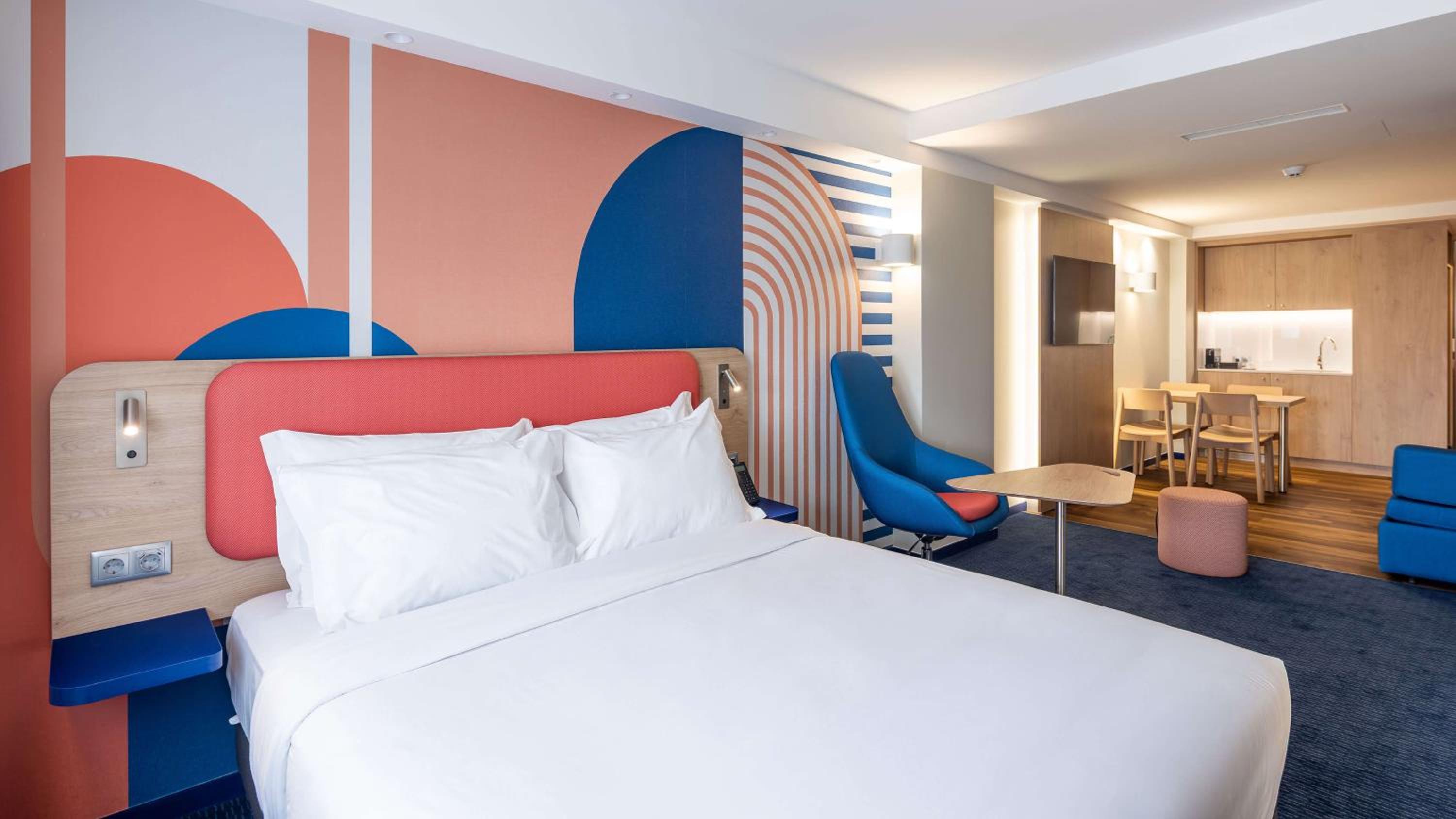 غرفة بريميوم بسرير كينج، Amazonia Lisboa Hotel 2/8