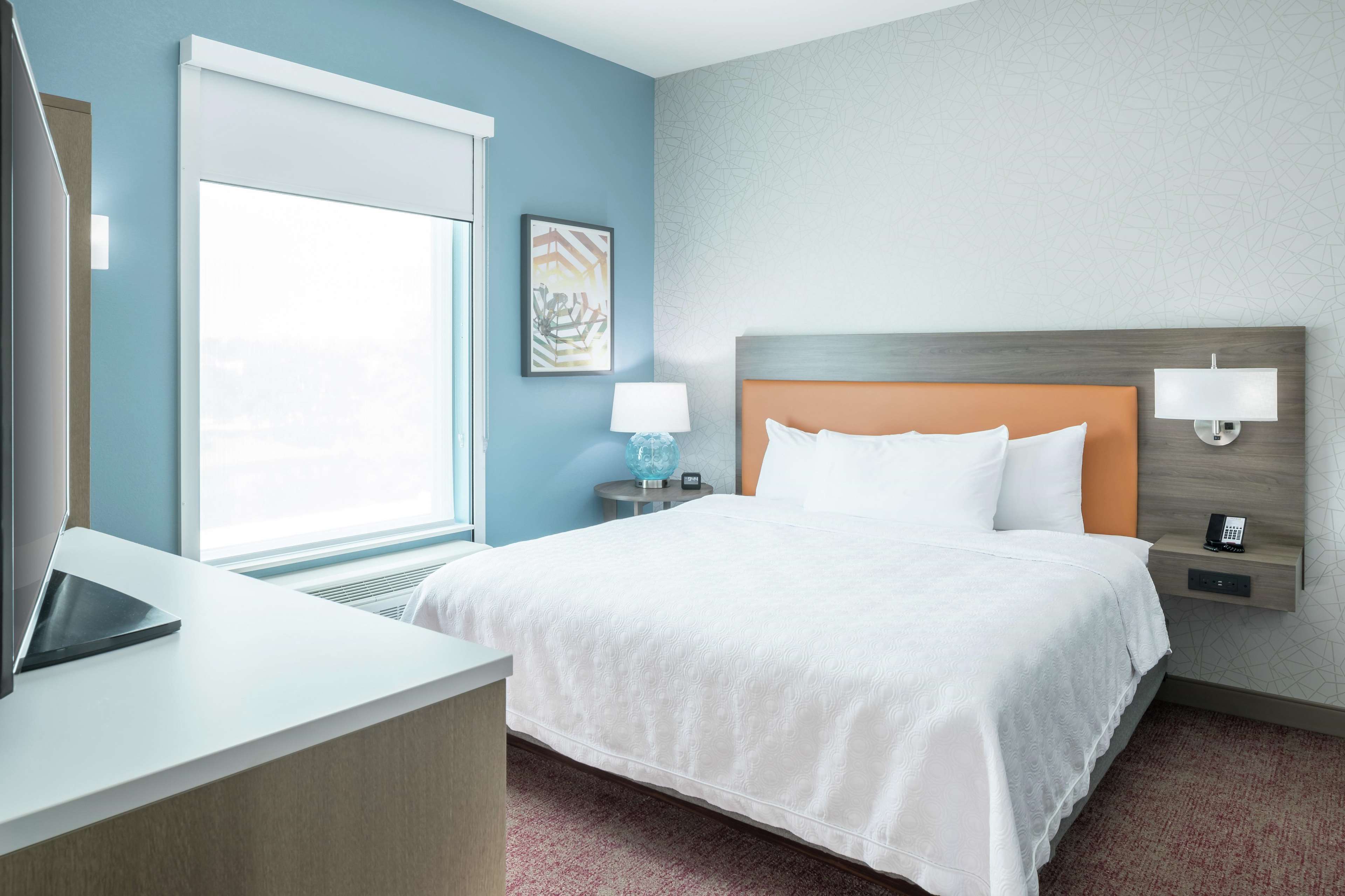 1 BEDROOM, SUITE, KING BED
