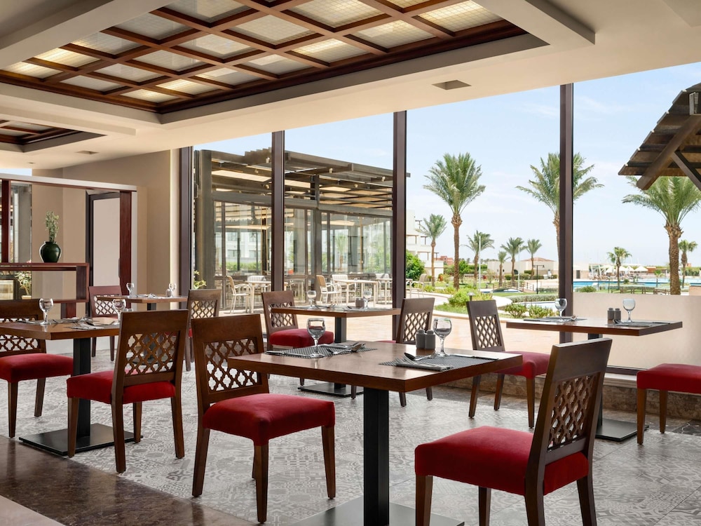 Movenpick Waterpark Resort and Spa Soma Bay 61/83