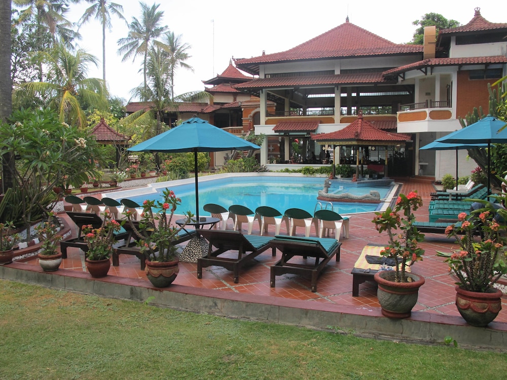 Puri Naga Beachfront Cottages 58/65