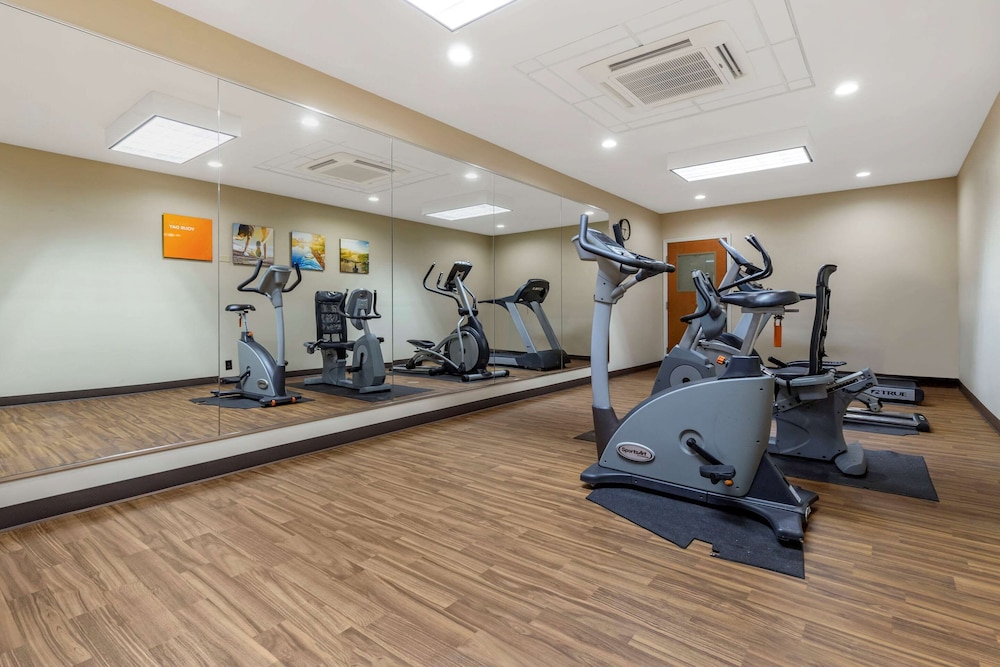 Comfort Inn & Suites Orangeburg 24/36