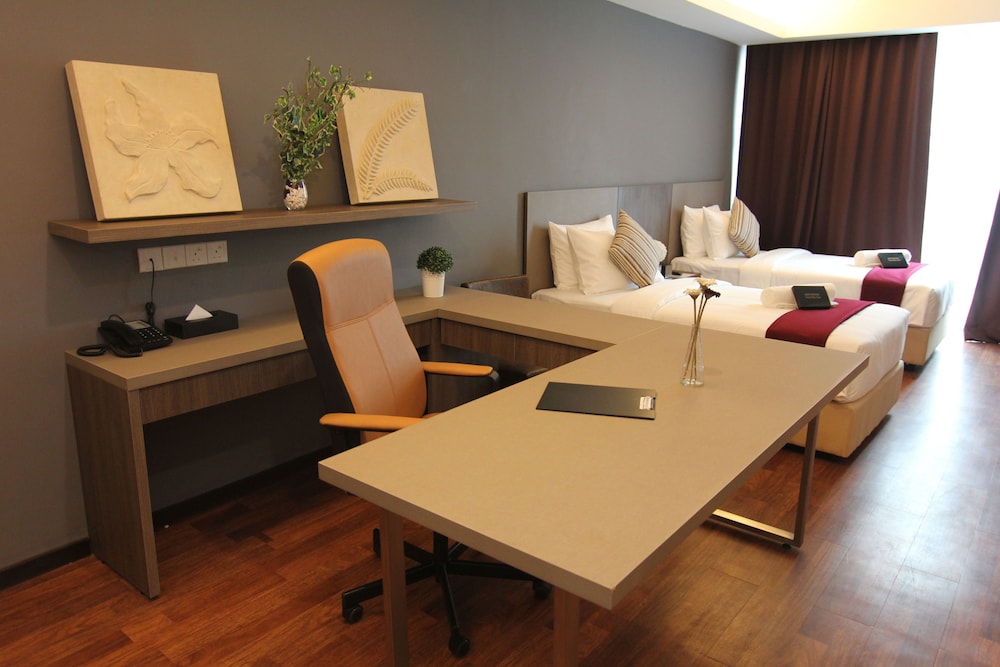 Nexus Regency Suites & Hotel 55/69